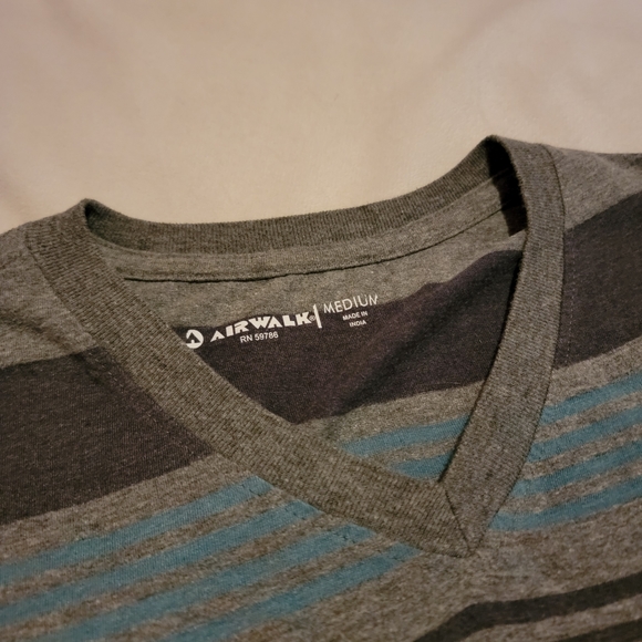 Airwalk Striped V-Neck Tee [M] Gray/Blue/Black - Picture 2 of 3